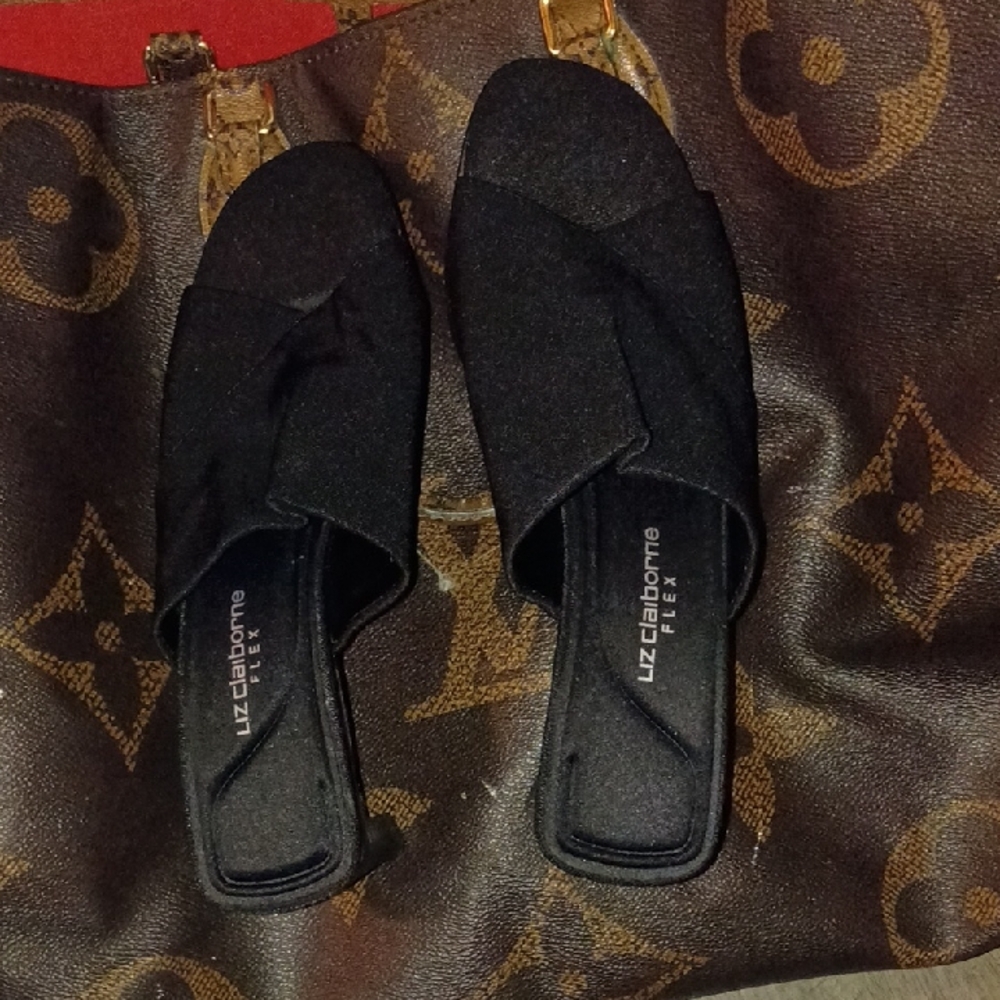 Last Chance Liz Claiborne Black Mules